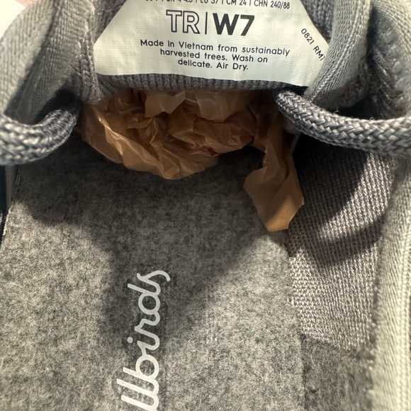 Allbirds Women’s Tree Runners. Classic Mist Color. Size 7 - Picture 6 of 6